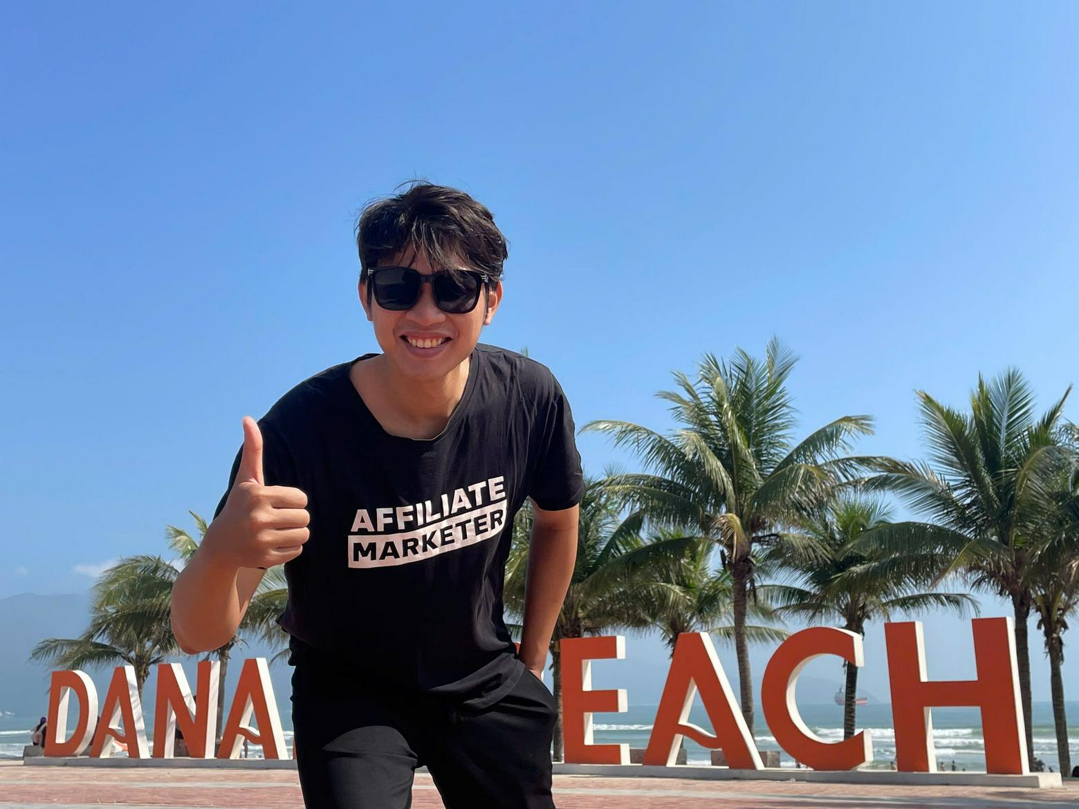 BƯỚC CHẬM ĐỂ LẮNG NGHE CHÍNH MÌNH